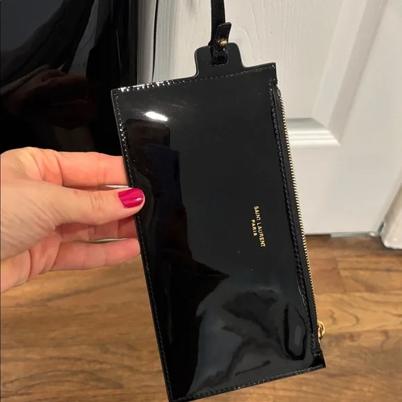 Yves Saint Laurent Black Patent Leather Women's bucket bag - Picture 2 of 8